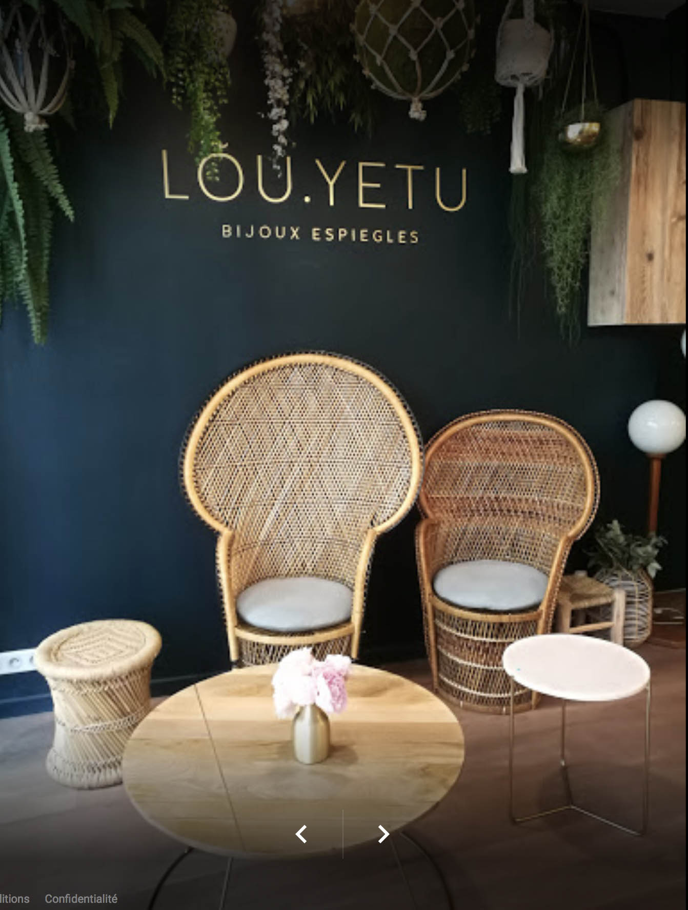 Intérieur de la boutique Lou.Yetu, à Paris
